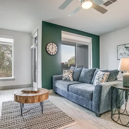 Modern Luxury Condo On Riverwalk #1335